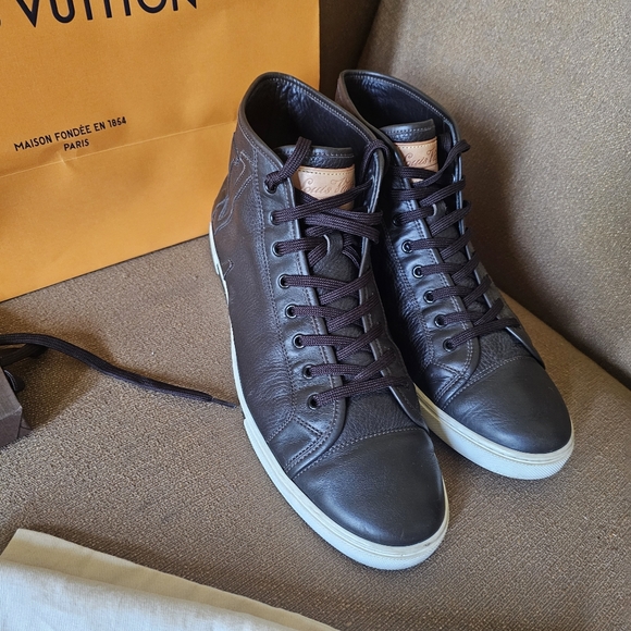 Louis Vuitton High Top Leather Brown Sneakers LV Logo Size 9, US 10 - Picture 14 of 16